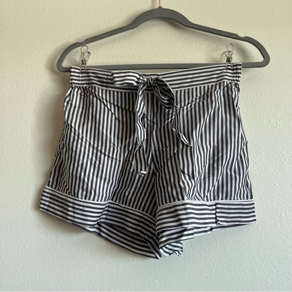NWT Ettitude Bamboo Sateen Pajama Shorts in Gray /Slate Stripe Size Small - Picture 1 of 11
